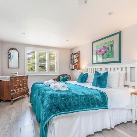 Pass The Keys Charming Apartment Attached To Thatched Cottage Chichester Exterior photo
